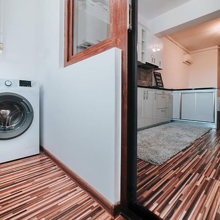 Urban Apartments And Studios - City Center Iasi Buitenkant foto