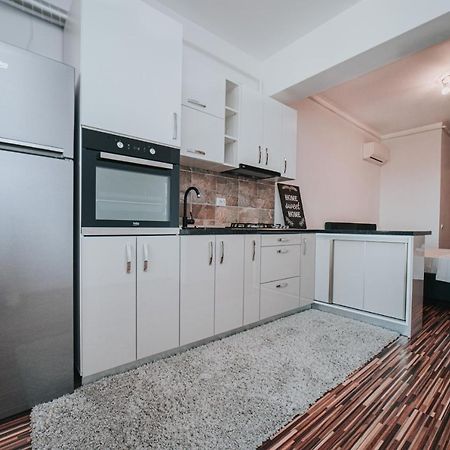 Urban Apartments And Studios - City Center Iasi Buitenkant foto