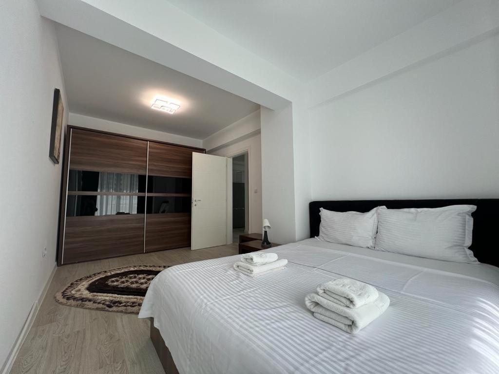 Urban Apartments And Studios - City Center Iasi Buitenkant foto