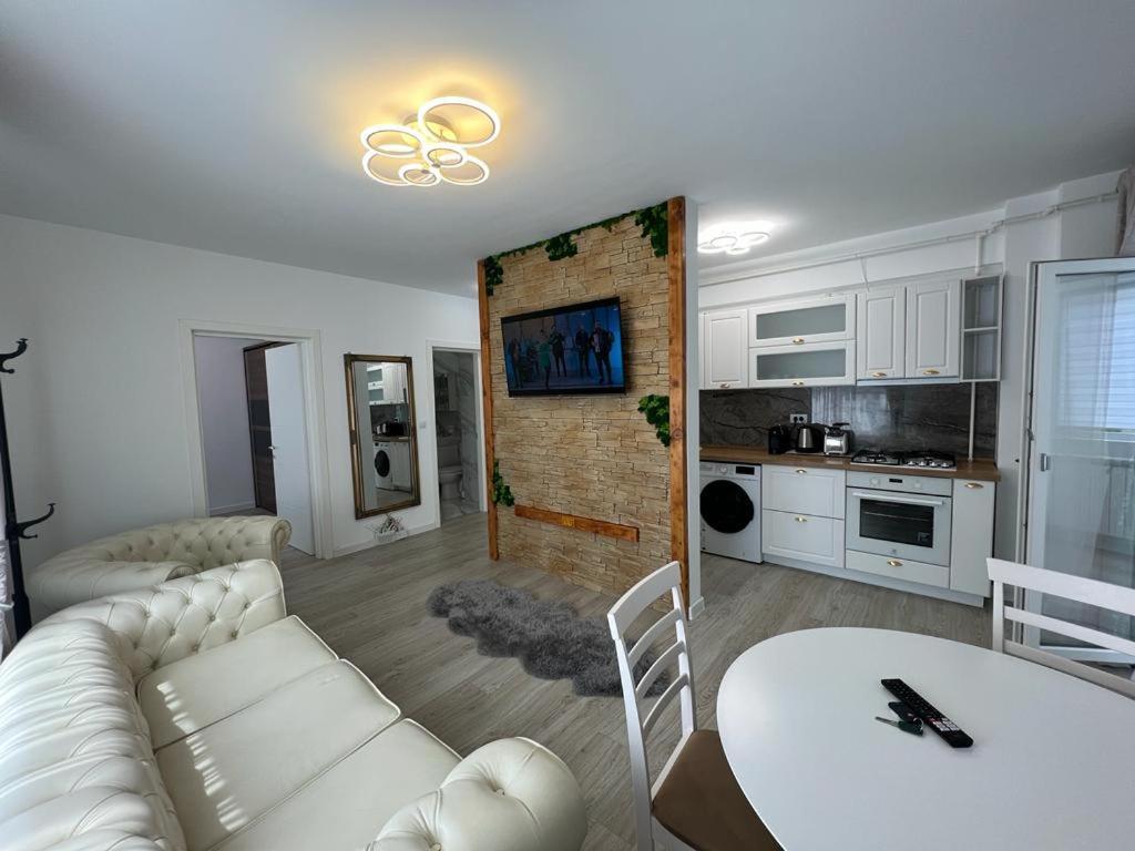 Urban Apartments And Studios - City Center Iasi Buitenkant foto