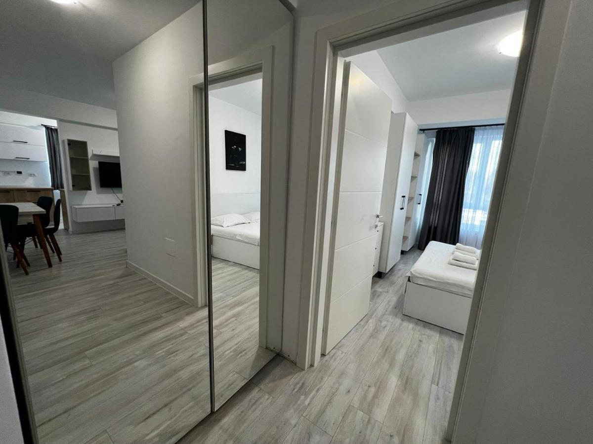 Urban Apartments And Studios - City Center Iasi Buitenkant foto