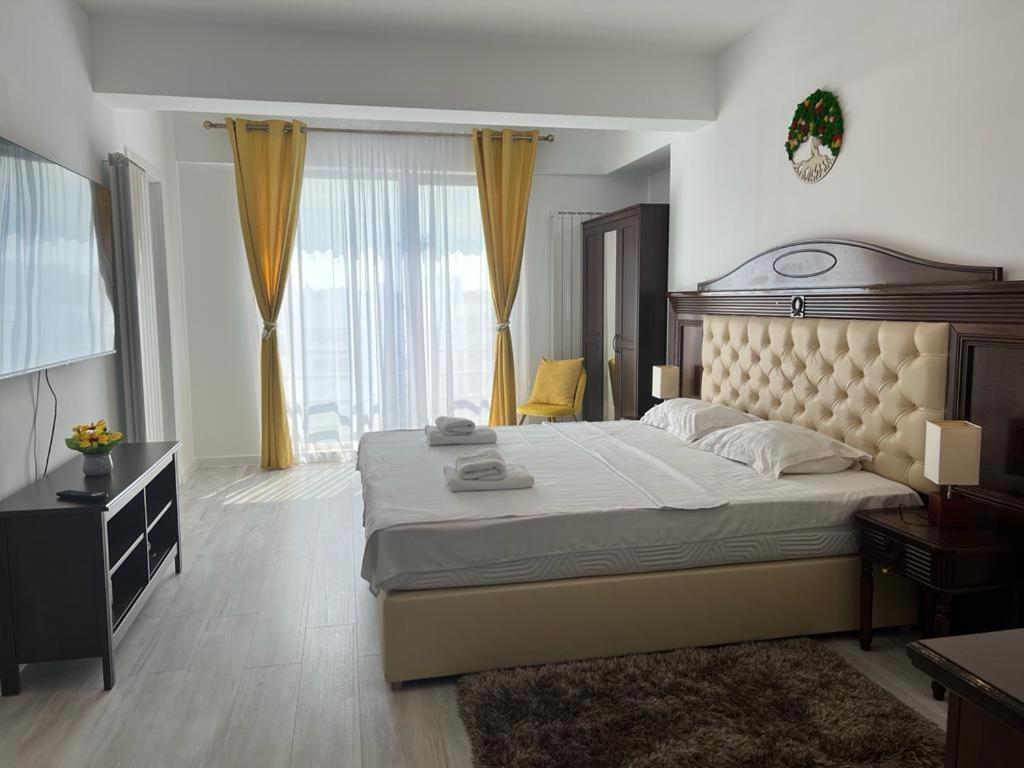 Urban Apartments And Studios - City Center Iasi Buitenkant foto
