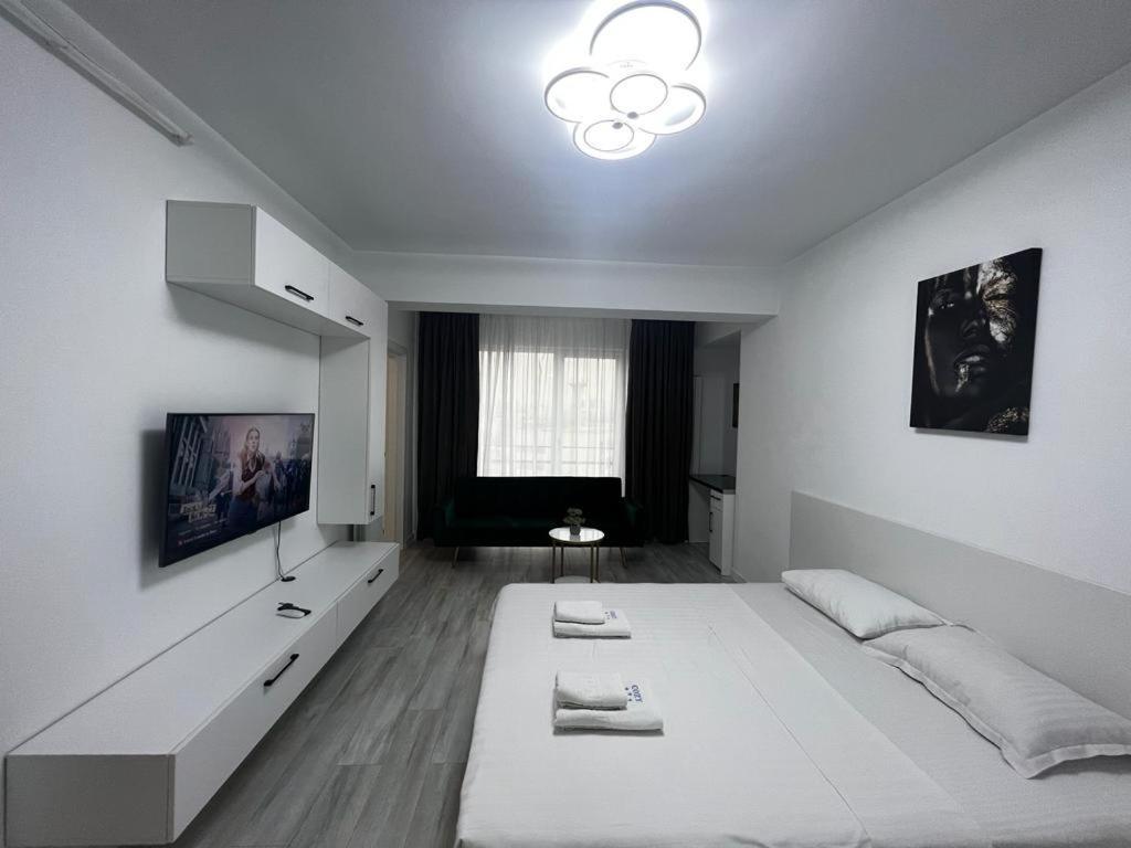 Urban Apartments And Studios - City Center Iasi Buitenkant foto