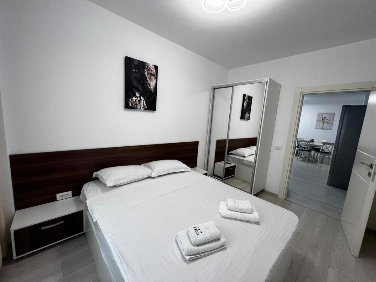 Urban Apartments And Studios - City Center Iasi Buitenkant foto